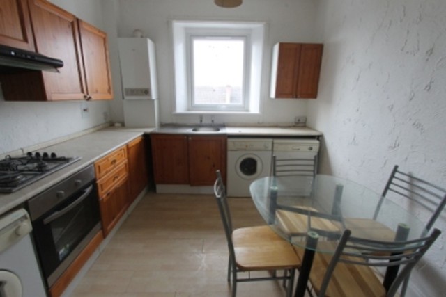 Image of 2 bedroom Flat to rent in Finnart Street Glasgow G40 at Dalmarnock Glasgow Glasgow, G40 4BZ