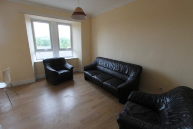  Image of 2 bedroom Flat to rent in Finnart Street Glasgow G40 at Dalmarnock Glasgow Glasgow, G40 4BZ