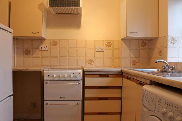  Image of 2 bedroom Flat to rent in Fishers Court Horsham RH12 at Horsham, RH12 2RJ