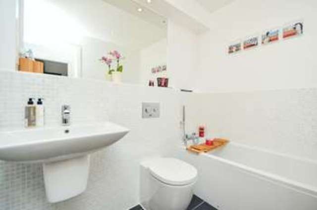  Image of 2 bedroom Flat for sale in Kimmerghame Path Edinburgh EH4 at Kimmerghame Path Fettes Edinburgh, EH4 2GN
