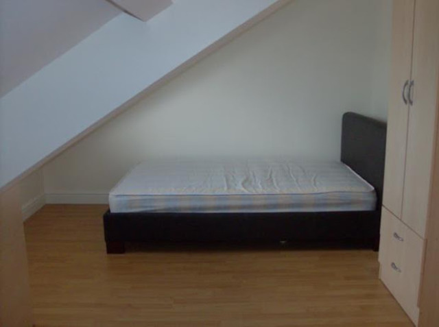  Image of 4 bedroom Property to rent in Woodville Road Cathays Cardiff CF24 at Cathays Cardiff Cardiff, CF24 4EB