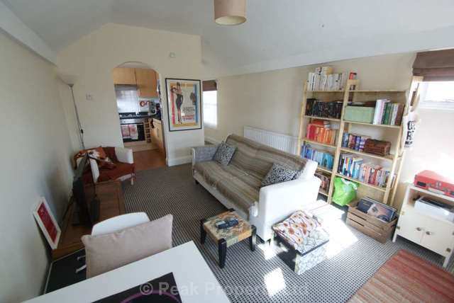  Image of 1 bedroom Flat to rent in St. Vincents Road Westcliff-on-Sea SS0 at St. Vincents Road  Westcliff On Sea, SS0 7PP