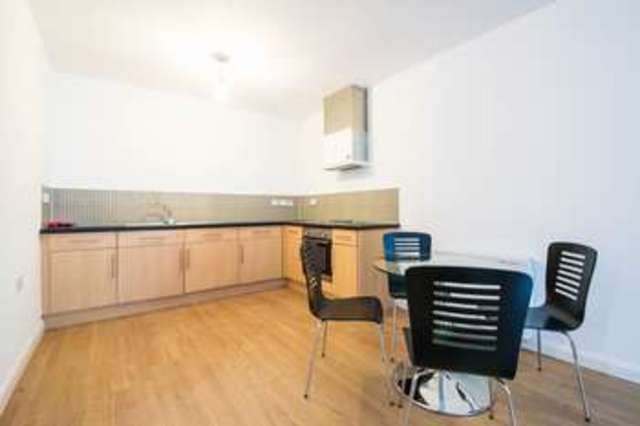  Image of 1 bedroom Flat to rent in Fleet Street Swindon SN1 at Swindon Wiltshire, SN1 1RL