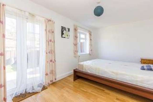  Image of 1 bedroom Ground Flat to rent in Fleetwood Road London NW10 at Fleetwood Road  Willesden Green, NW10 1NN