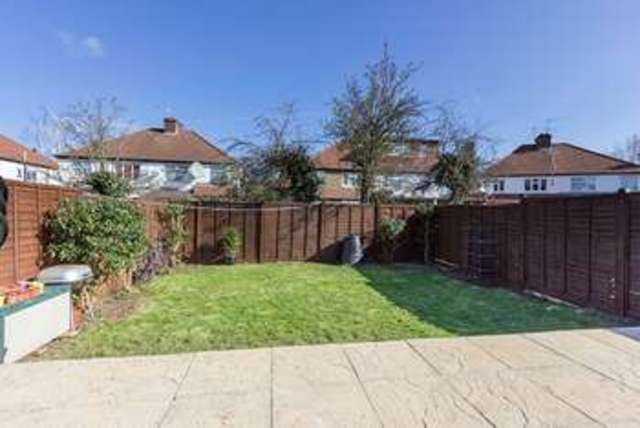  Image of 1 bedroom Ground Flat to rent in Fleetwood Road London NW10 at Fleetwood Road  Willesden Green, NW10 1NN
