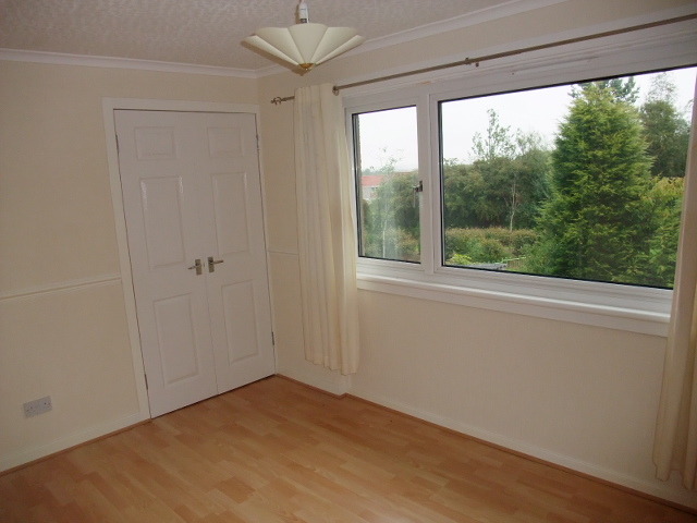  Image of 3 bedroom Terraced house to rent in Forres Drive Glenrothes KY6 at Glenrothes Fife Fife, KY6 2JX