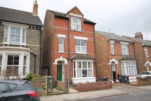  Image of Detached house for sale in Foster Hill Road Bedford MK40 at Beds  Bedford, MK40 2EX