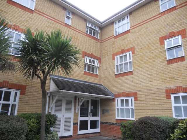  Image of 1 bedroom Flat to rent in Founder Close London E6 at Founders Close Beckton London, E6 6FS