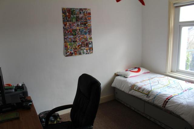  Image of 3 bedroom Terraced house to rent in Franklin Road Weymouth DT4 at Weymouth, DT4 0JW