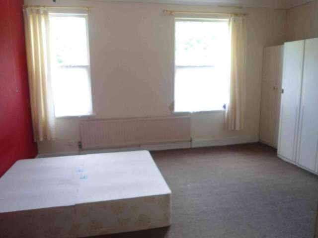  Image of 3 bedroom Semi-Detached house to rent in Frederick Road Stechford Birmingham B33 at Frederick Road Stechford Birmingham, B33 8AD