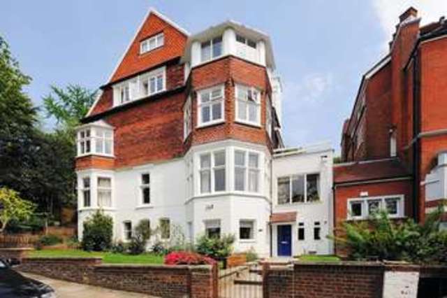  Image of 3 bedroom Flat to rent in Frognal Gardens London NW3 at Hampstead London Hampstead, NW3 6UX