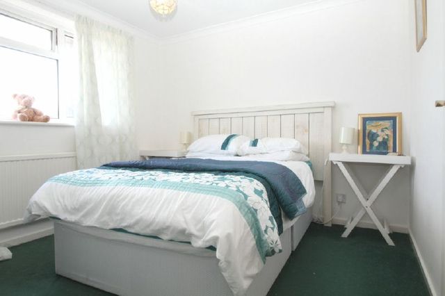  Image of 3 bedroom Terraced house for sale in Garstons Close Titchfield Fareham PO14 at Titchfield  Fareham, PO14 4EW