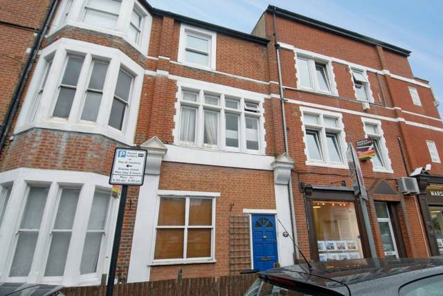  Image of 1 bedroom Flat to rent in Gaskarth Road London SW12 at Gaskarth Road  London, SW12 9NL