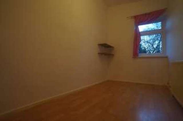  Image of 3 bedroom End of Terrace to rent in Gaunt Road Sheffield S14 at Gleadless Sheffield Norton, S14 1GJ