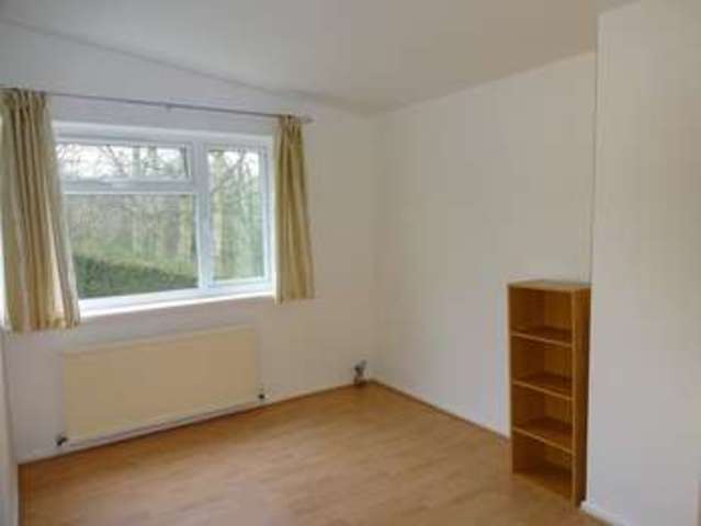  Image of 3 bedroom End of Terrace to rent in Gaunt Road Sheffield S14 at Gleadless Sheffield Norton, S14 1GJ