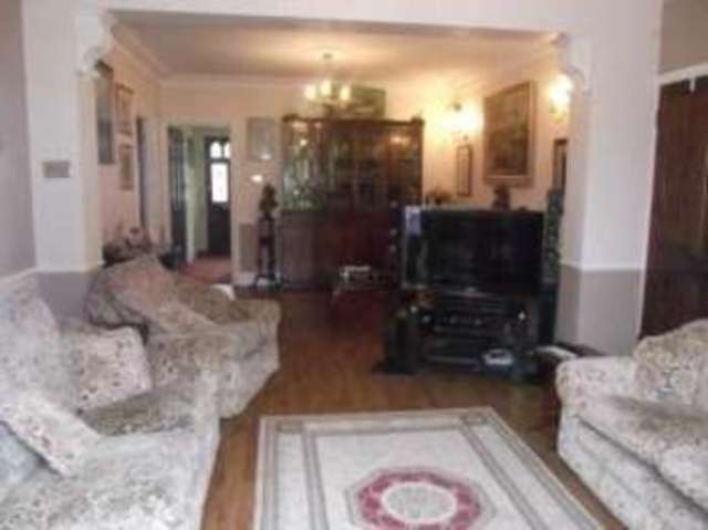  Image of 3 bedroom Detached house for sale in Repton Avenue Gidea Park Romford RM2 at Gidea Park  Gidea Park, RM2 5LT