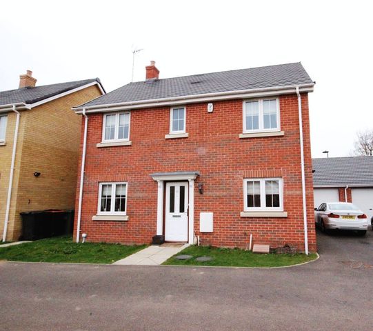  Image of 3 bedroom Detached house for sale in Gilpin Court Hockliffe Leighton Buzzard LU7 at Gilpin Court Hockliffe Leighton Buzzard, LU7 9RX