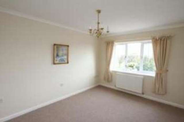  Image of 2 bedroom Bungalow for sale in Gipsy Lane Old Whittington Chesterfield S41 at Old Whittington Chesterfield Whittington, S41 9JE