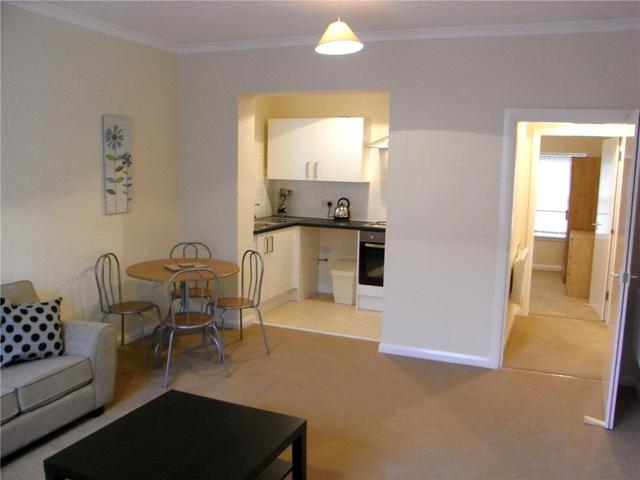  Image of 1 bedroom Flat to rent in Glasgow Road Paisley PA1 at Paisley Renfrewshire Renfrewshire, PA1 3QG