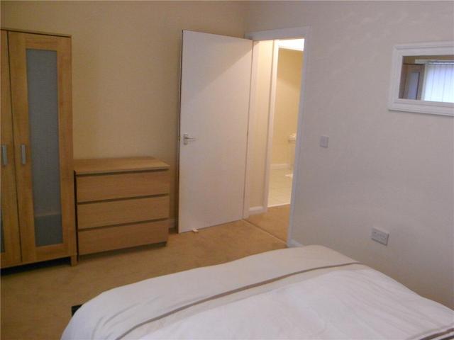  Image of 1 bedroom Flat to rent in Glasgow Road Paisley PA1 at Paisley Renfrewshire Renfrewshire, PA1 3QG