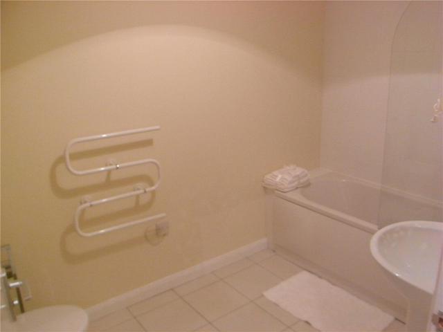  Image of 1 bedroom Flat to rent in Glasgow Road Paisley PA1 at Paisley Renfrewshire Renfrewshire, PA1 3QG