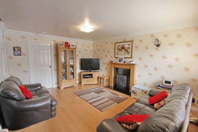  Image of 3 bedroom Semi-Detached house for sale in Glenbeck Road Whitefield Manchester M45 at Glenbeck Road Whitefield Manchester, M45 7WN