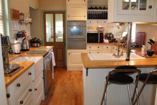  Image of 6 bedroom Detached house for sale in Glendinning Avenue Weymouth DT4 at Weymouth, DT4 7QF