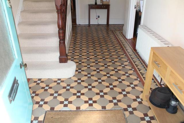  Image of 6 bedroom Detached house for sale in Glendinning Avenue Weymouth DT4 at Weymouth, DT4 7QF