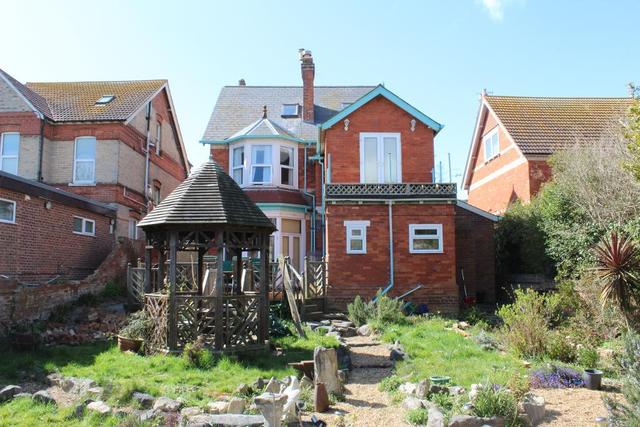  Image of 6 bedroom Detached house for sale in Glendinning Avenue Weymouth DT4 at Weymouth, DT4 7QF