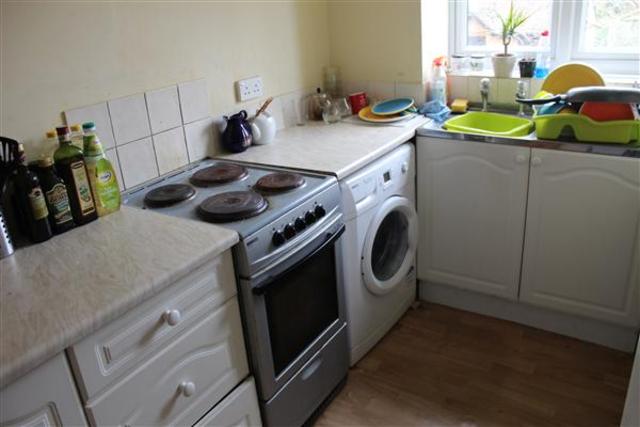 Image of 2 bedroom Apartment to rent in Glenville Grove London SE8 at Deptford High Street, SE8 4BJ