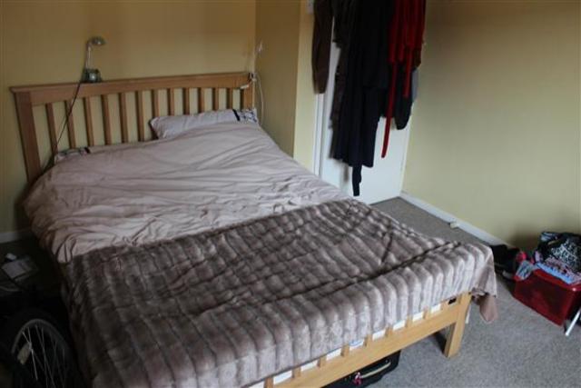  Image of 2 bedroom Apartment to rent in Glenville Grove London SE8 at Deptford High Street, SE8 4BJ