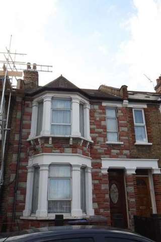  Image of 3 bedroom Detached house to rent in Glynfield Road London NW10 at Glynfield Road  London, NW10 9LE