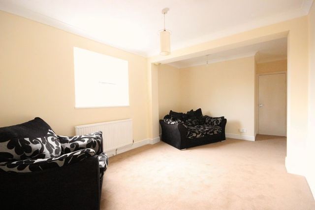  Image of 2 bedroom Flat for sale in Goldington Avenue Bedford MK40 at Goldington Avenue  Bedford, MK40 3BY