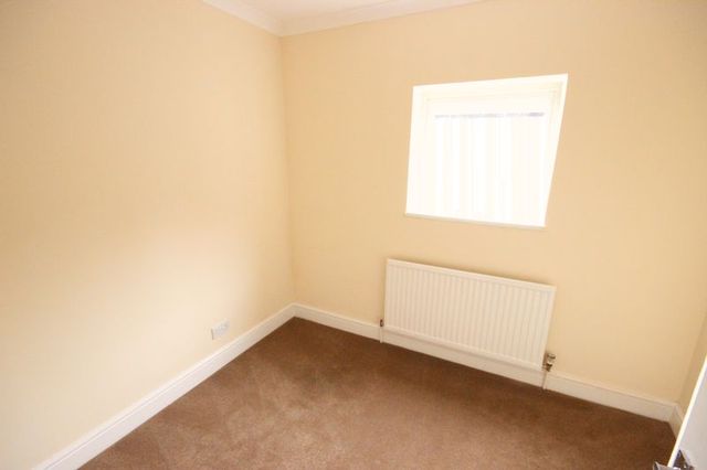  Image of 2 bedroom Flat for sale in Goldington Avenue Bedford MK40 at Goldington Avenue  Bedford, MK40 3BY