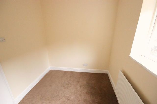  Image of 2 bedroom Flat for sale in Goldington Avenue Bedford MK40 at Goldington Avenue  Bedford, MK40 3BY