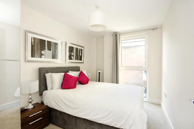  Image of 2 bedroom Flat to rent in Glenthorne Road London W6 at Glenthorne Road  London, W6 0JY