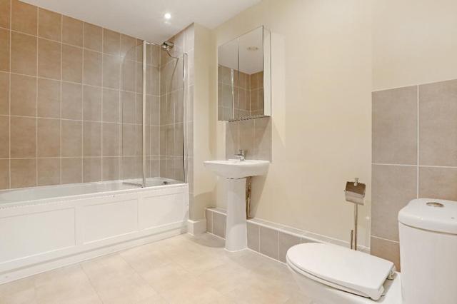  Image of 2 bedroom Flat to rent in Glenthorne Road London W6 at Glenthorne Road  London, W6 0JY
