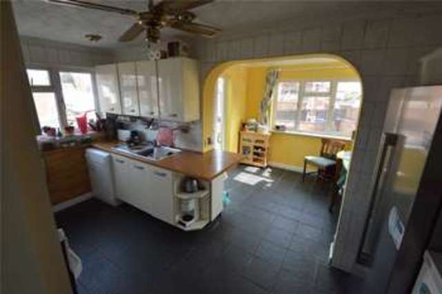  Image of 5 bedroom Semi-Detached house for sale in Gordon Road Maidenhead SL6 at Maidenhead Berkshire Maidenhead, SL6 6BR