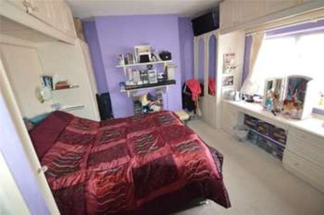  Image of 5 bedroom Semi-Detached house for sale in Gordon Road Maidenhead SL6 at Maidenhead Berkshire Maidenhead, SL6 6BR