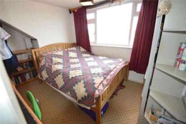  Image of 5 bedroom Semi-Detached house for sale in Gordon Road Maidenhead SL6 at Maidenhead Berkshire Maidenhead, SL6 6BR