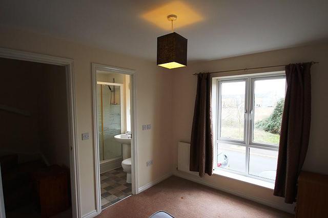  Image of 4 bedroom Detached house to rent in Graham Road Cambridge CB4 at Cambridge, CB4 2WP