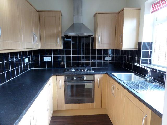  Image of 3 bedroom Semi-Detached house to rent in Grantham Road Southampton SO19 at Bitterne  Southampton, SO19 4DW