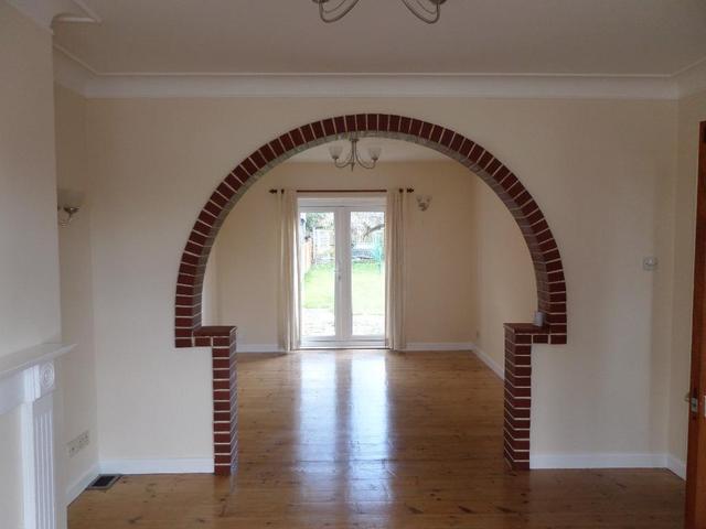  Image of 3 bedroom Semi-Detached house to rent in Grantham Road Southampton SO19 at Bitterne  Southampton, SO19 4DW