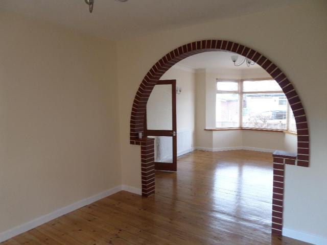  Image of 3 bedroom Semi-Detached house to rent in Grantham Road Southampton SO19 at Bitterne  Southampton, SO19 4DW