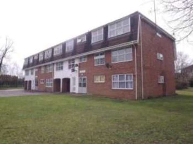  Image of 2 bedroom Flat for sale in Grasmere Way Leighton Buzzard LU7 at Leighton Buzzard Bedfordshire Linslade, LU7 2QL