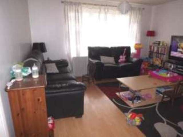  Image of 2 bedroom Flat for sale in Grasmere Way Leighton Buzzard LU7 at Leighton Buzzard Bedfordshire Linslade, LU7 2QL
