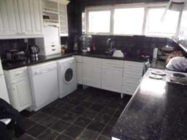  Image of 2 bedroom Flat for sale in Grasmere Way Leighton Buzzard LU7 at Leighton Buzzard Bedfordshire Linslade, LU7 2QL