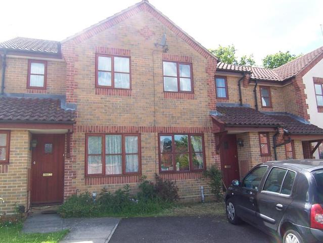  Image of 2 bedroom Detached house to rent in Graveney Road Maidenbower Crawley RH10 at Maidenbower  Crawley, RH10 7UQ