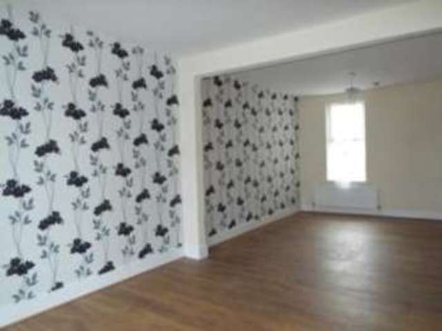  Image of 3 bedroom Terraced house for sale in London Road Grays RM20 at Grays Essex West Thurrock, RM20 3HX