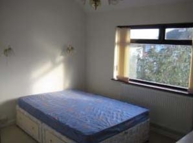 Image of 3 bedroom Semi-Detached house to rent in Greenaleigh Road Birmingham B14 at Greenaleigh Road Yardley Wood Birmingham, B14 4HY